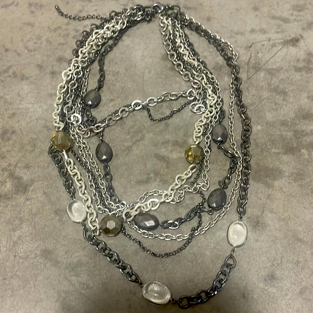 Buckle Necklace 18$